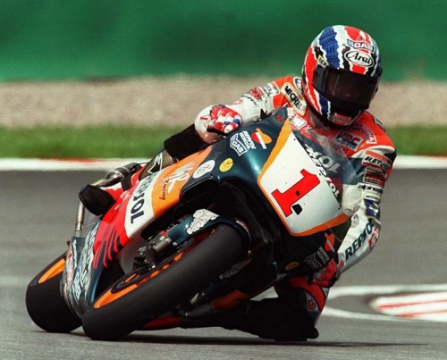 1997_Doohan_mick-doohan-quintuple-champion--du-monde-en-500c9fb2b.jpg