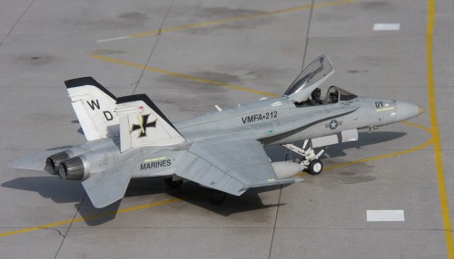 small_F18C_888702c1a.jpg