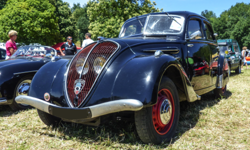 Peugeot-325325.png