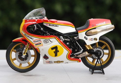 1977_Sheene-German-GP-77_Suzuki_12aabe.jpg