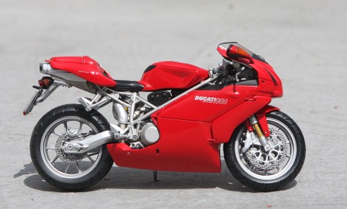 small_Civ_Ducati_999_3404e44b3.jpg