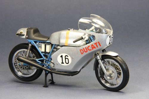 small_Ducati_Imola_4460f9aaf.jpg