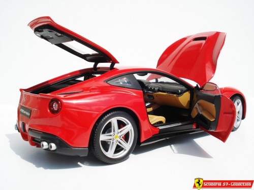 2012F12Berlinetta1317c494.jpg