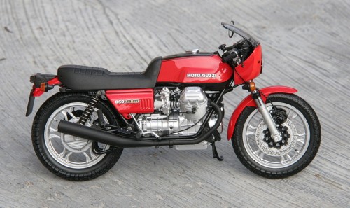 small_civ_motoguzzi_5012686ad.jpg