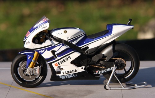 2012_small_Yamaha_588035f78.jpg